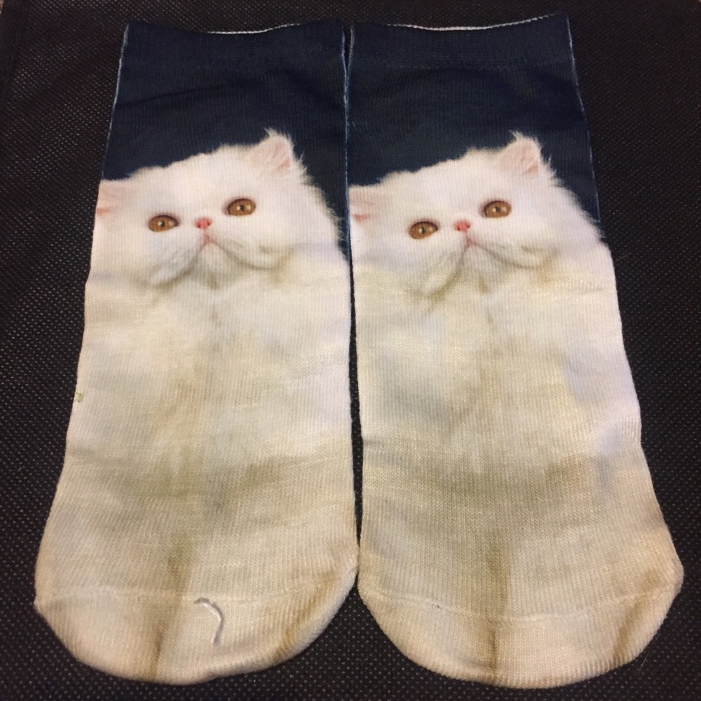 😺 Sweet Snow White Kitty Cat Novelty Socks 🐱